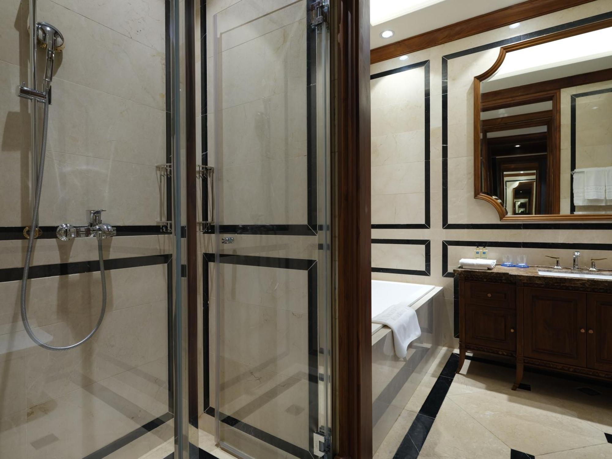 Hotel Wyndham Legend Halong Ha Long Exterior foto