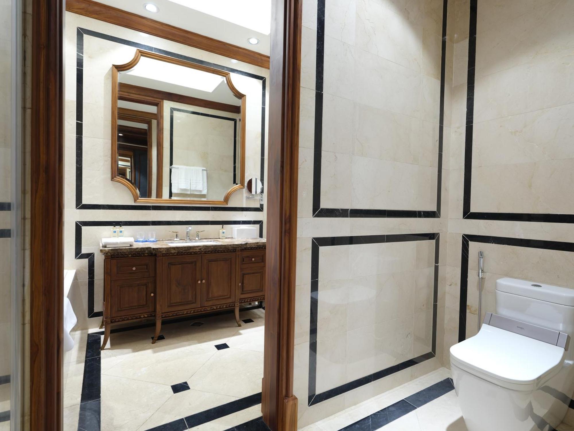 Hotel Wyndham Legend Halong Ha Long Exterior foto