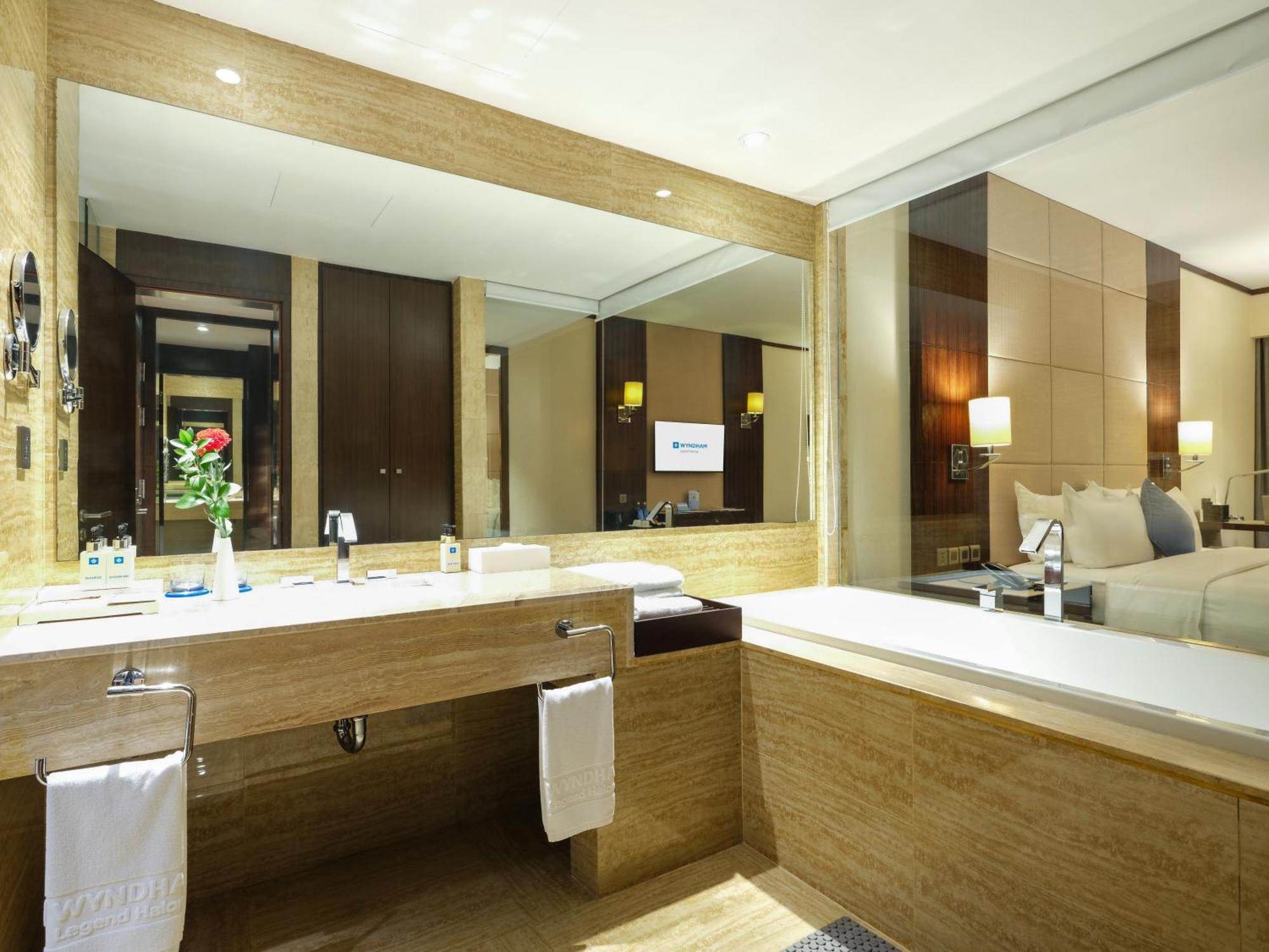Hotel Wyndham Legend Halong Ha Long Exterior foto