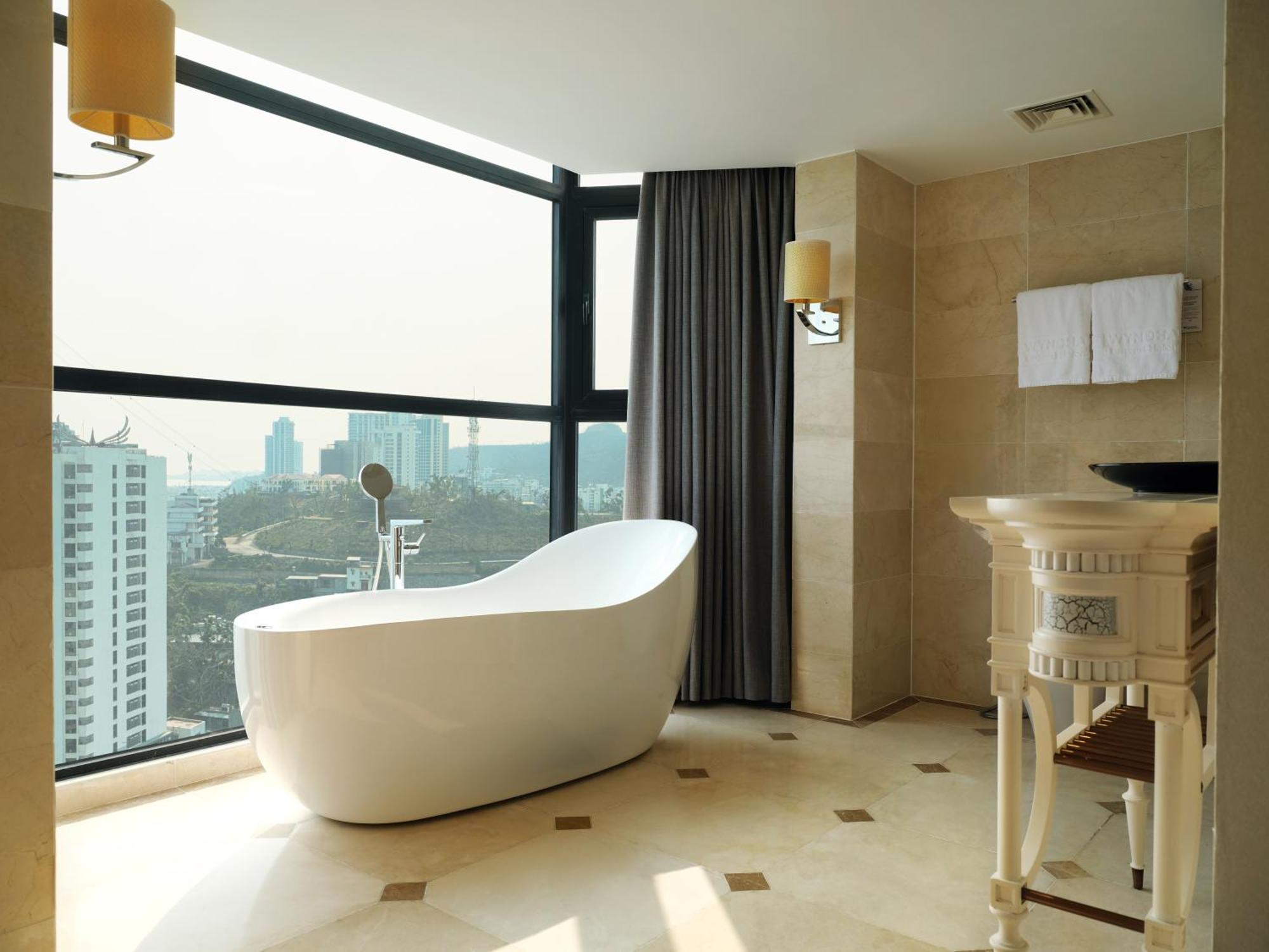 Hotel Wyndham Legend Halong Ha Long Exterior foto