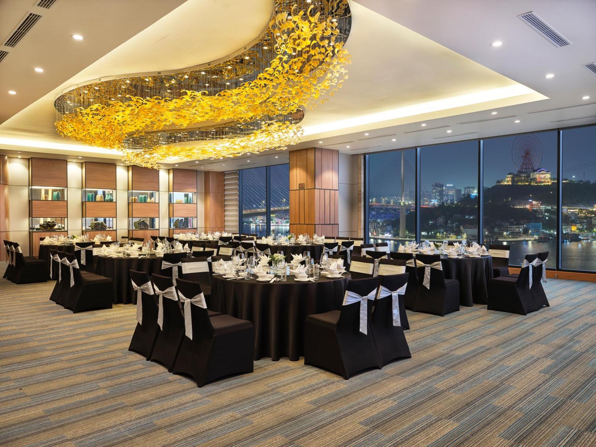 Hotel Wyndham Legend Halong Ha Long Exterior foto